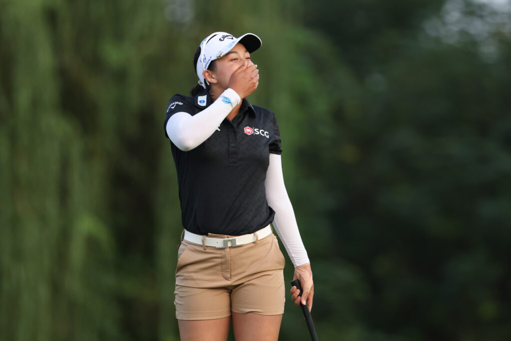 Jeeno Thitikul of Thailand celebrates after winning the final round of the 2025 Buick LPGA Shanghai.
