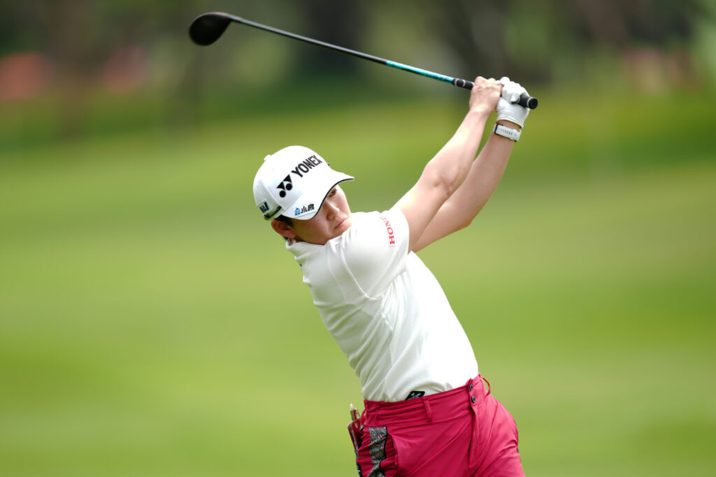 Akie Iwai hits her second shot on 18 during the 2025 Honda LPGA Thailand.