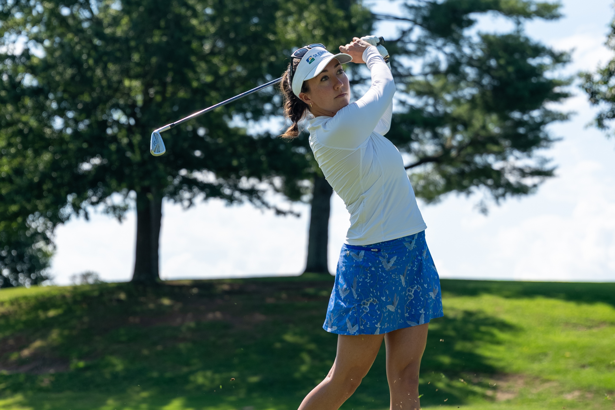Jillian Hollis tees off during a practice round at the 2026 Smoky Mountain Championship.
